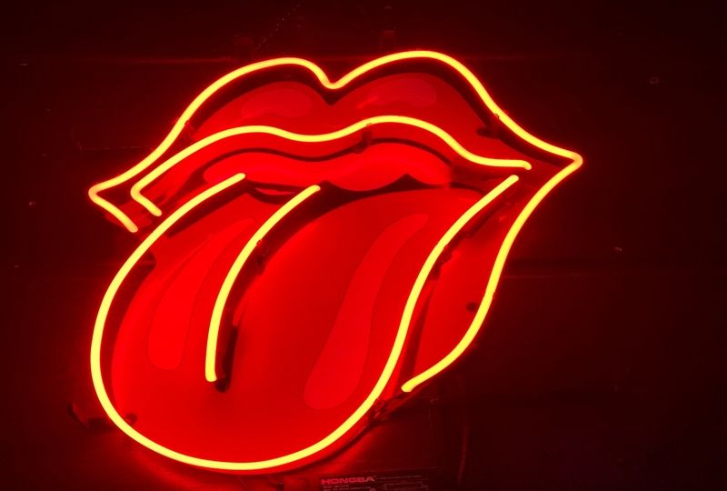 neon tongue